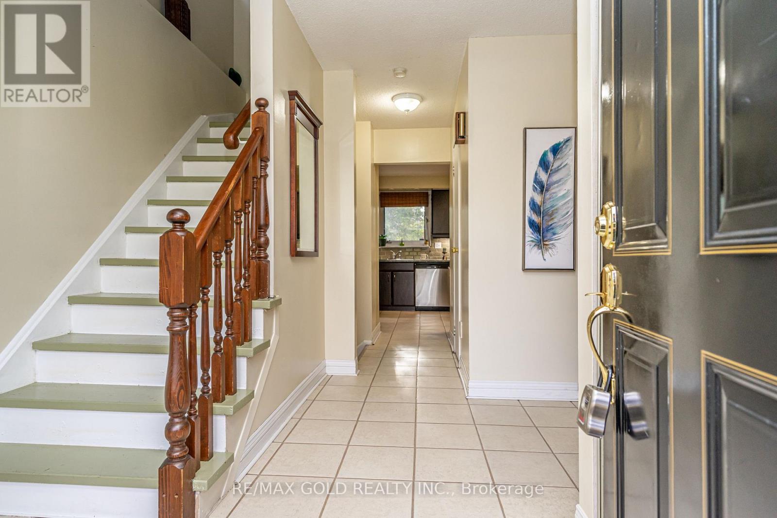 74 Lorraine Crescent, Brampton, Ontario  L6S 2R7 - Photo 6 - W12468731