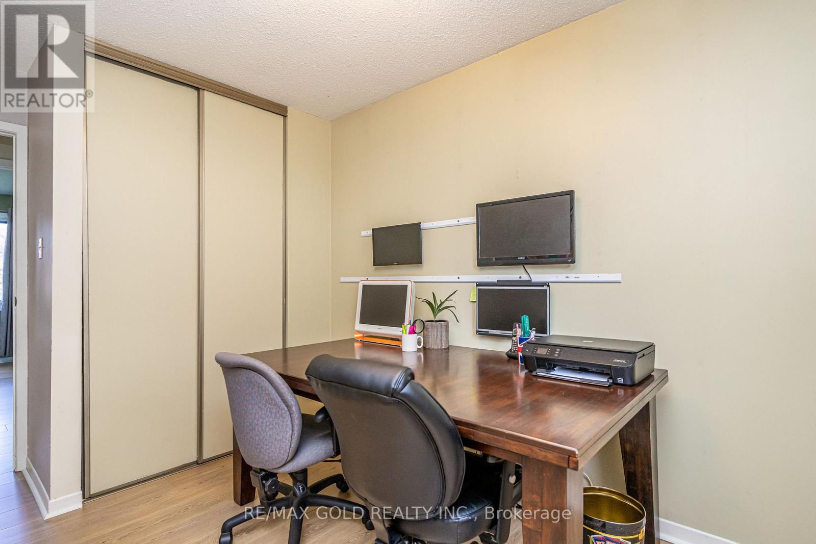 74 Lorraine Crescent, Brampton, Ontario  L6S 2R7 - Photo 29 - W12468731
