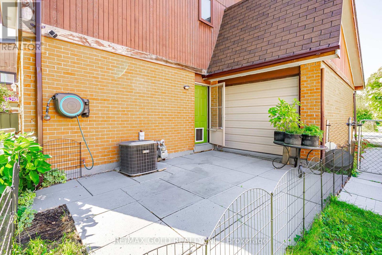 74 Lorraine Crescent, Brampton, Ontario  L6S 2R7 - Photo 41 - W12468731