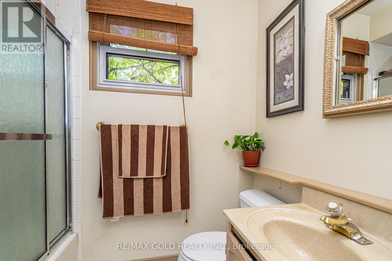 74 Lorraine Crescent, Brampton, Ontario  L6S 2R7 - Photo 24 - W12468731