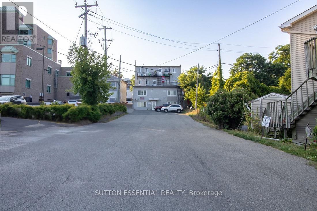 27 King Street E, Brockville, Ontario  K6V 1A7 - Photo 5 - X12347623