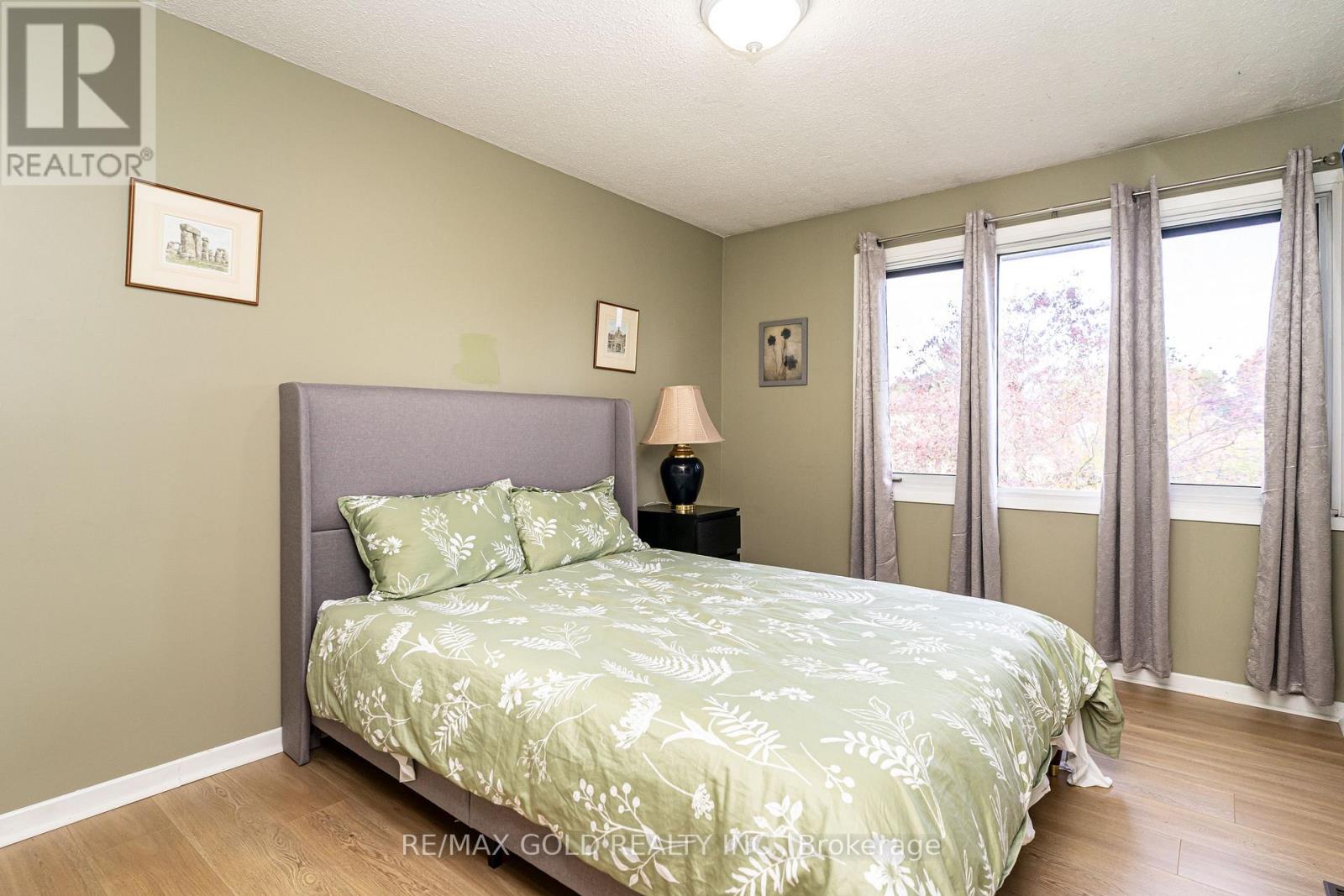74 Lorraine Crescent, Brampton, Ontario  L6S 2R7 - Photo 30 - W12468731