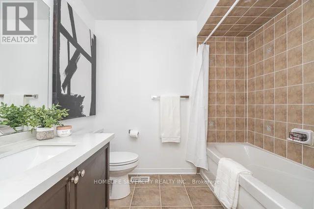 2397 Whistling Springs Crescent, Oakville, Ontario  L6M 0C3 - Photo 19 - W12470234