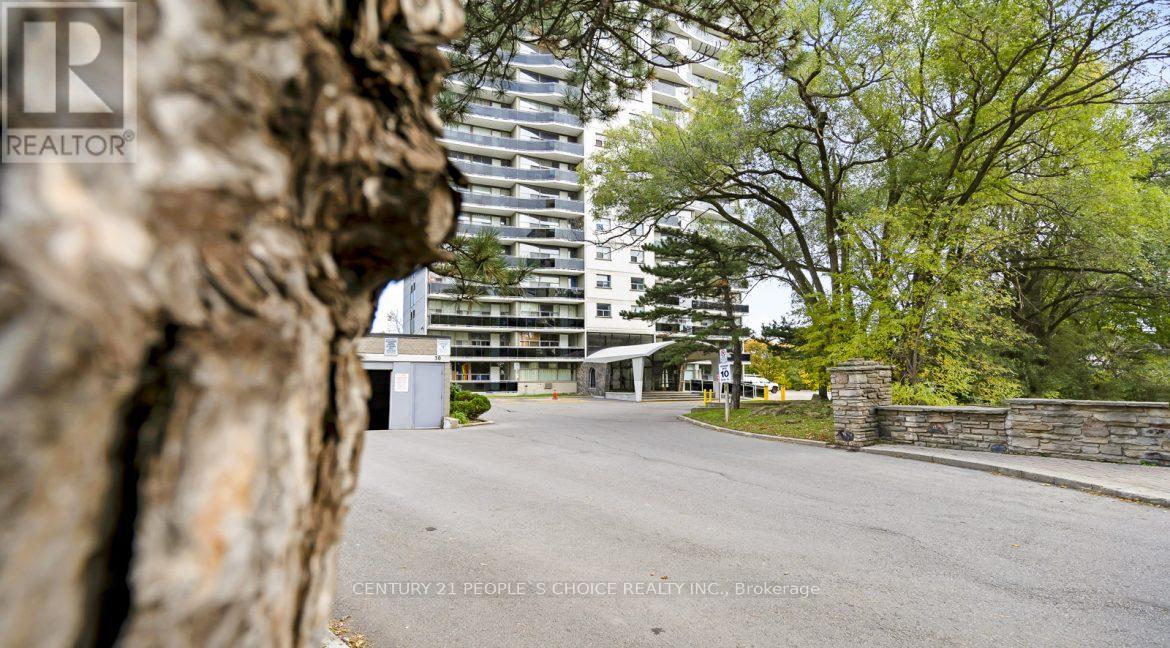 1705 - 30 Speers Road, Oakville, Ontario  L6K 2E4 - Photo 14 - W12470254