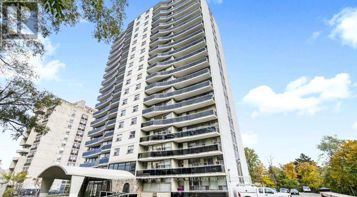 1705 - 30 Speers Road, Oakville, Ontario  L6K 2E4 - Photo 2 - W12470254