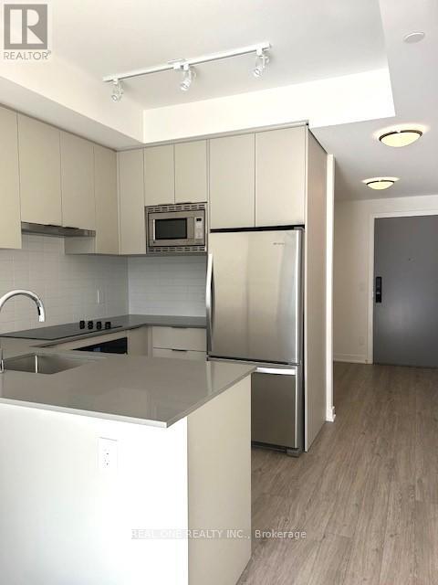 1610 - 3079 Trafalgar Road, Oakville, Ontario  L6H 8C5 - Photo 17 - W12470262