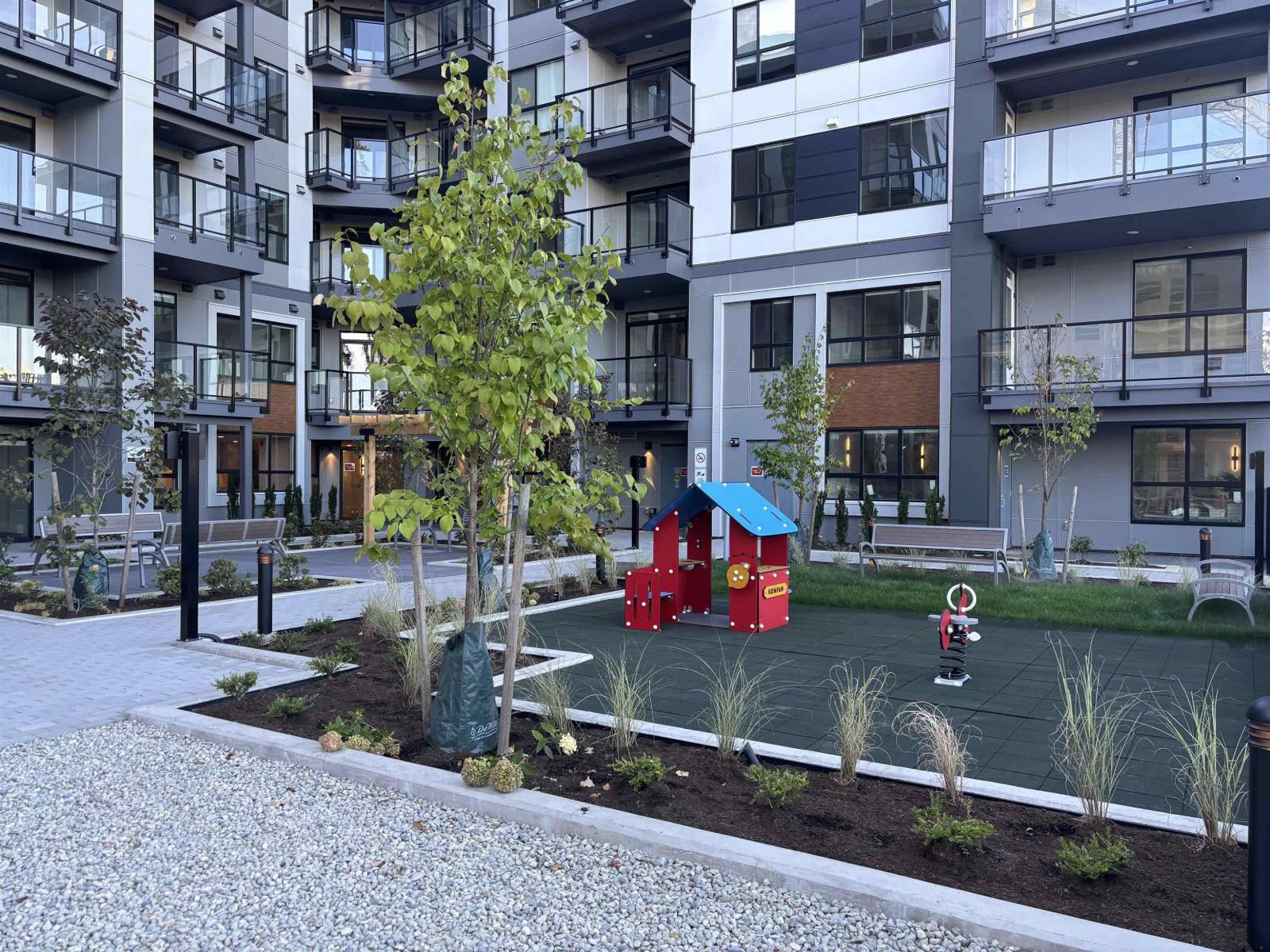 402 13458 95th Avenue, Surrey, British Columbia  V3V 0H1 - Photo 14 - R3059789