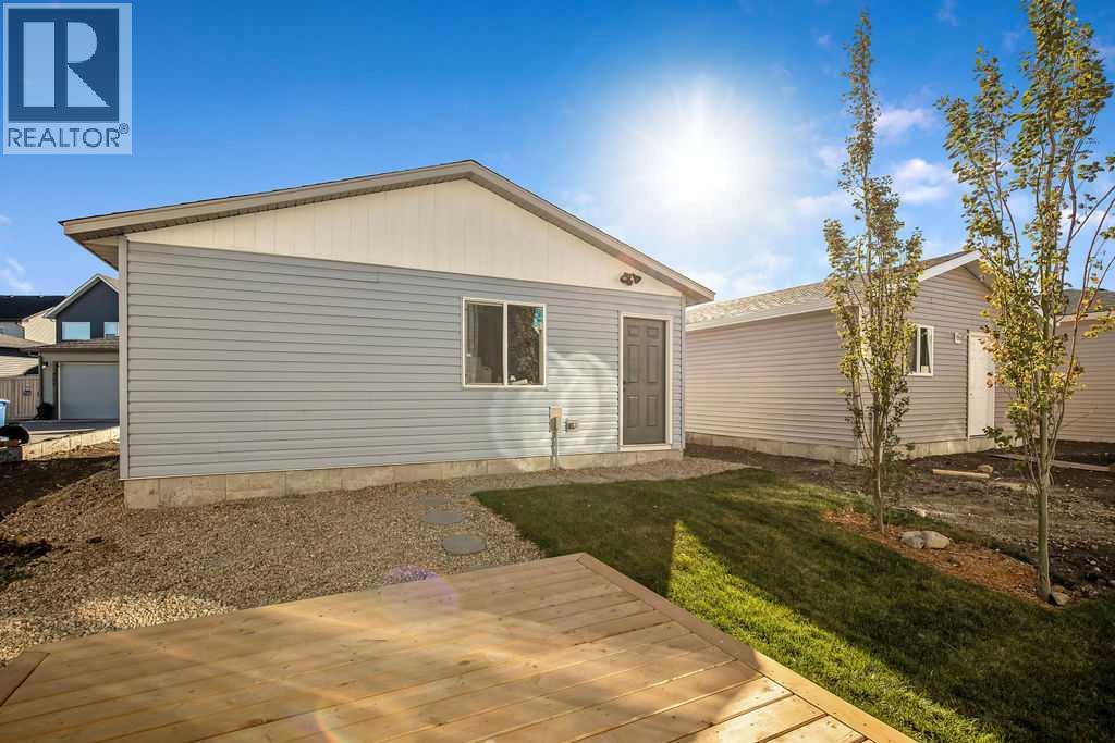 325 Ellen Park, Crossfield, Alberta  T0M 0S0 - Photo 17 - A2265337