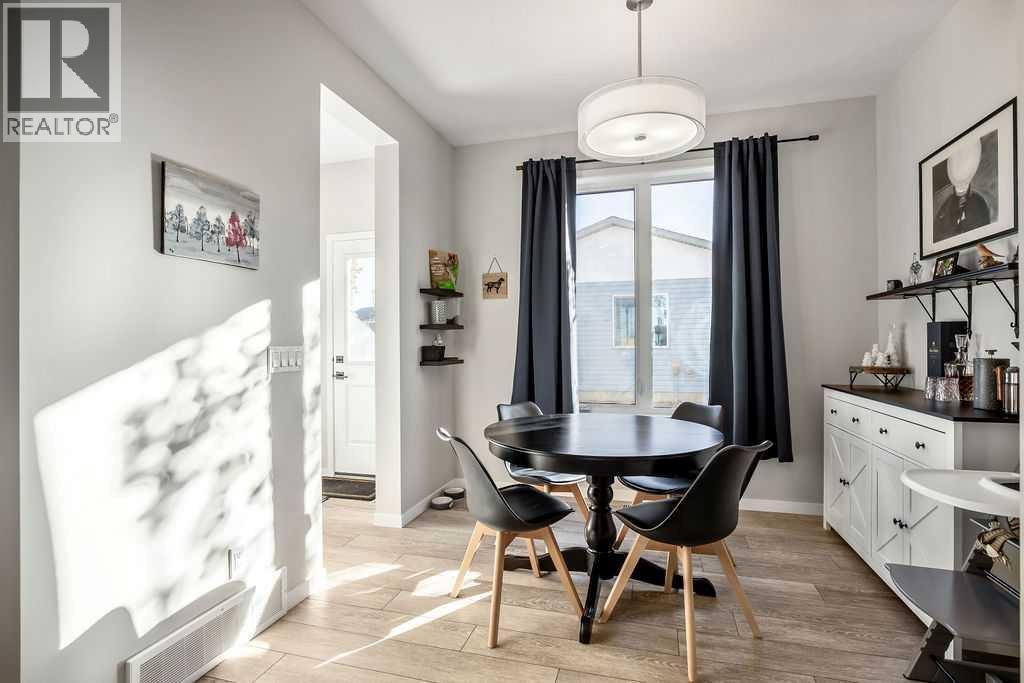 325 Ellen Park, Crossfield, Alberta  T0M 0S0 - Photo 7 - A2265337