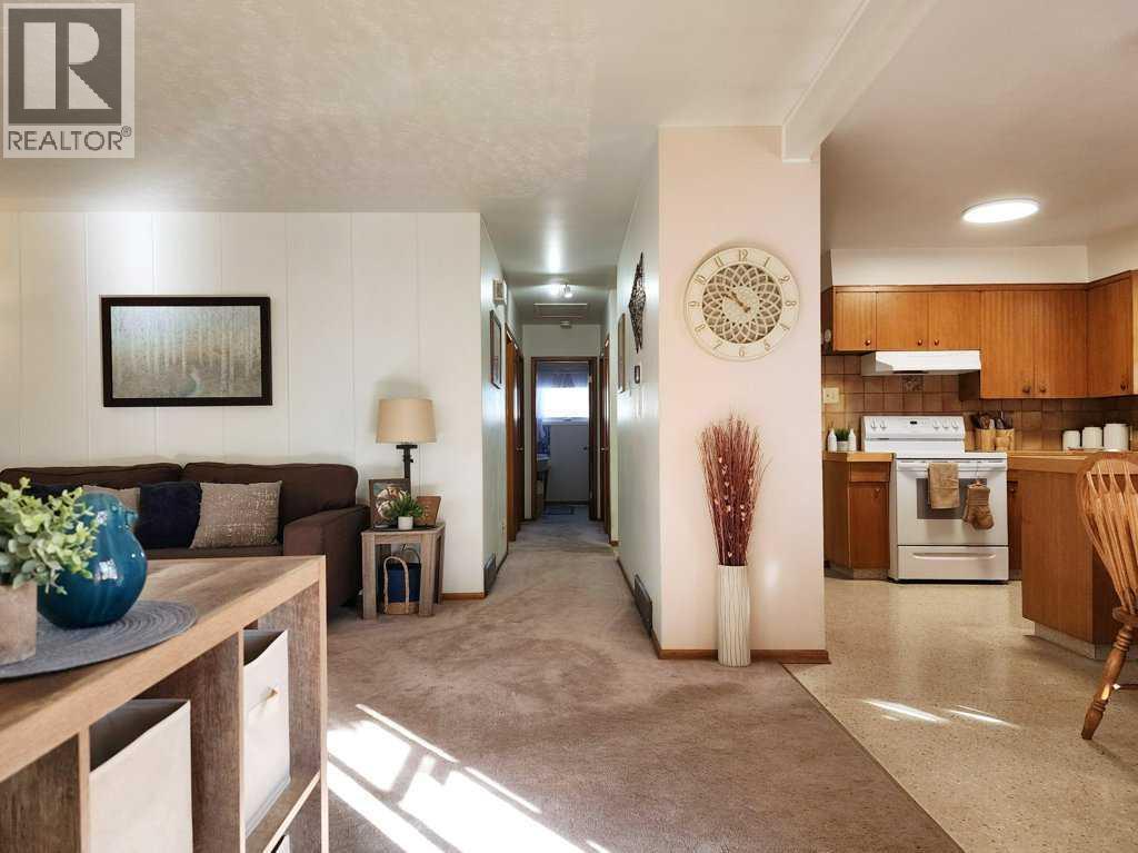 2413 9 Avenue N, Lethbridge, Alberta  T1H 1J4 - Photo 3 - A2265304