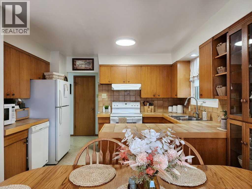 2413 9 Avenue N, Lethbridge, Alberta  T1H 1J4 - Photo 9 - A2265304