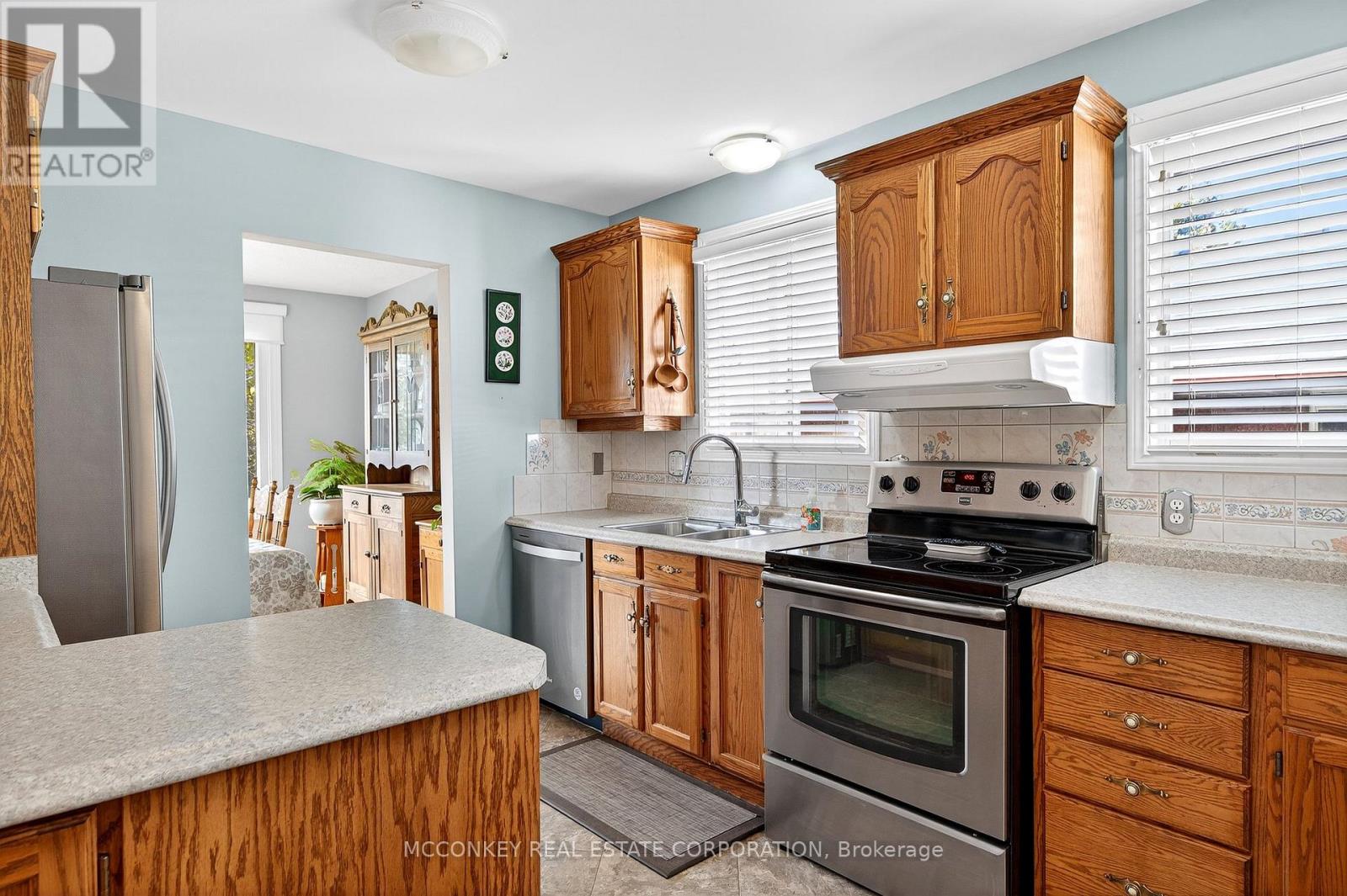 1216 Hilliard Street, Peterborough, Ontario  K9H 7H9 - Photo 11 - X12465586