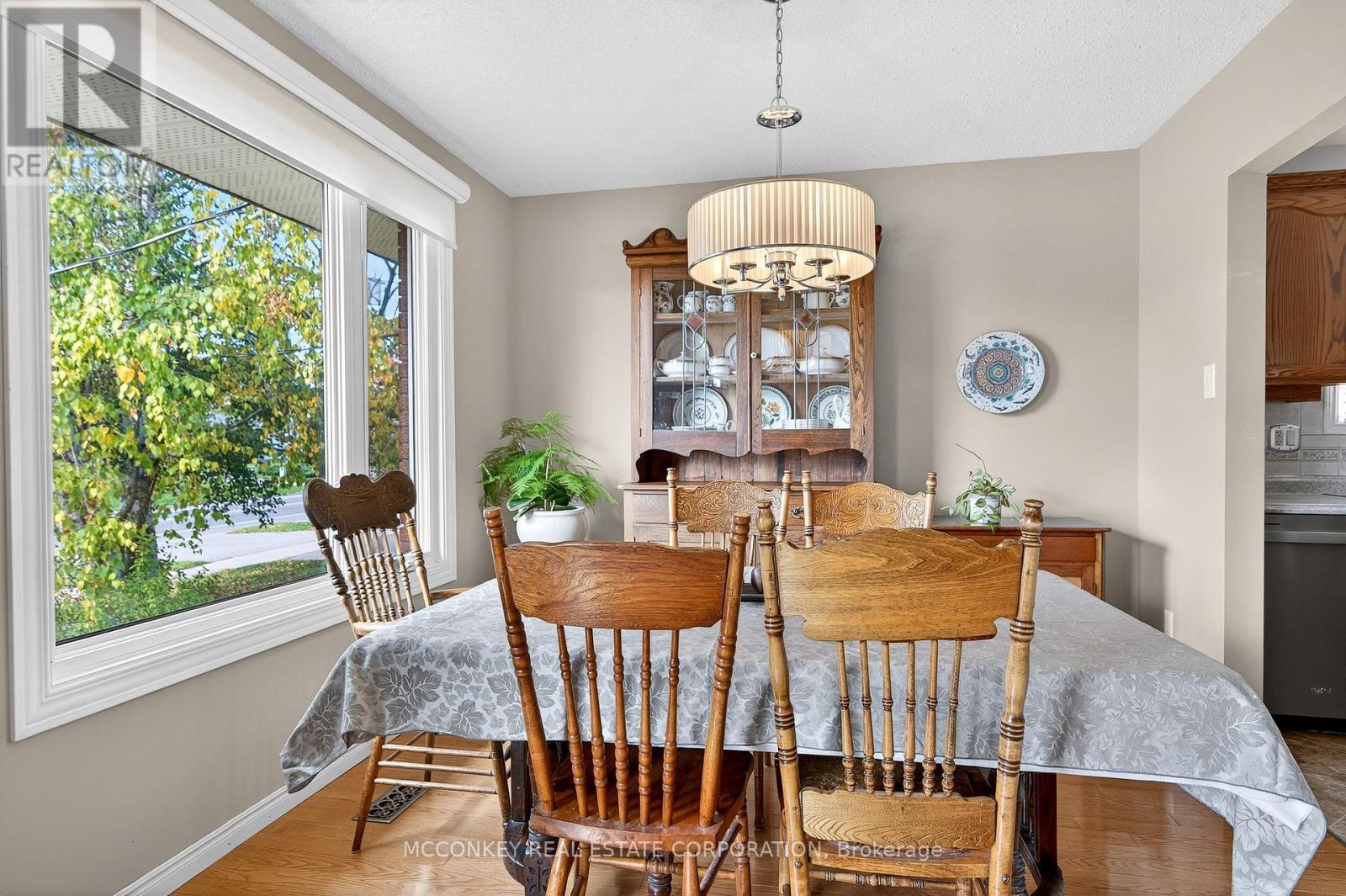 1216 Hilliard Street, Peterborough, Ontario  K9H 7H9 - Photo 9 - X12465586