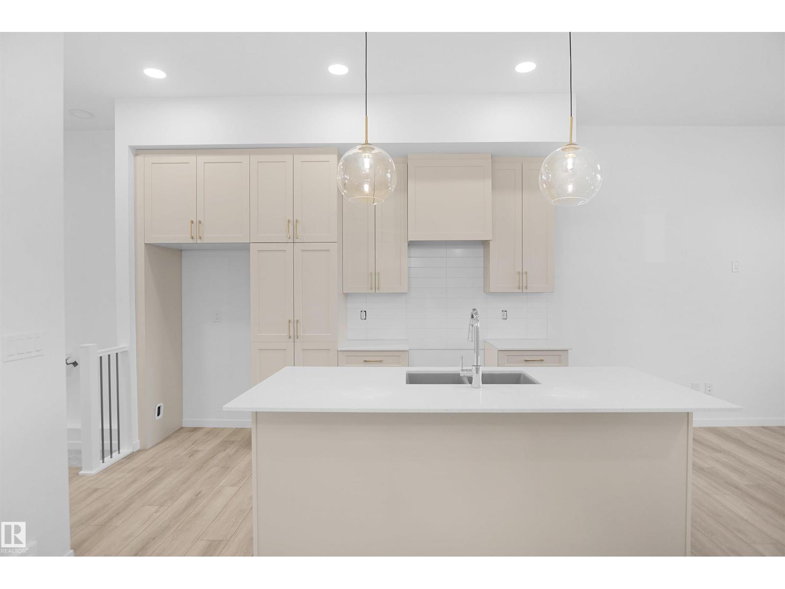 7505 Observer Ln Nw, Edmonton, Alberta  T5G 2S5 - Photo 10 - E4447347