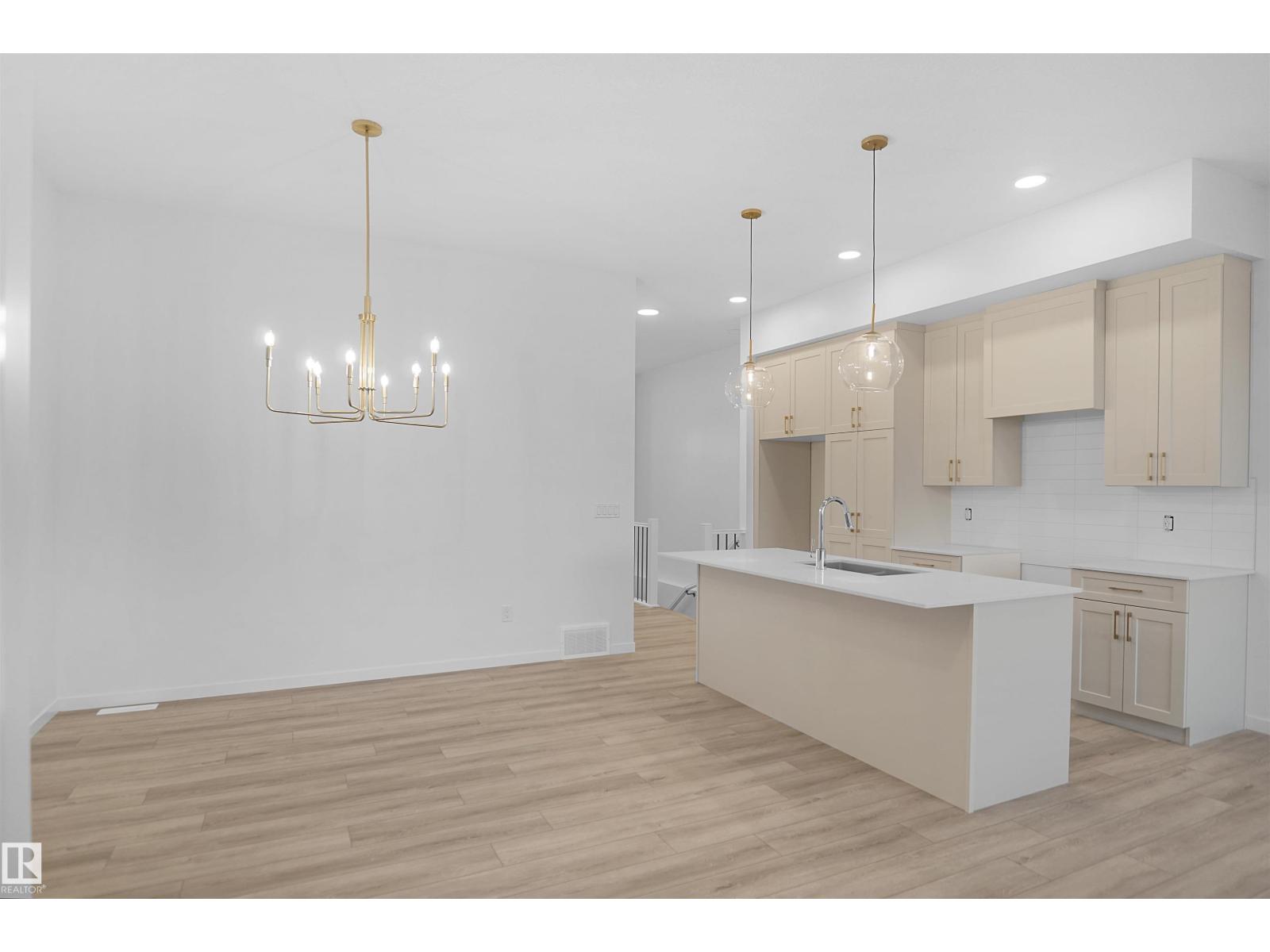 7505 Observer Ln Nw, Edmonton, Alberta  T5G 2S5 - Photo 5 - E4447347