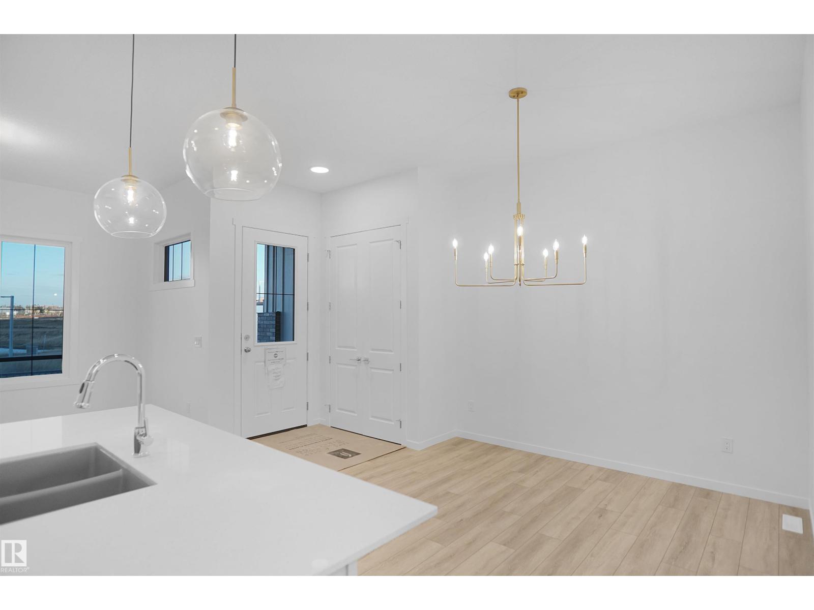 7505 Observer Ln Nw, Edmonton, Alberta  T5G 2S5 - Photo 6 - E4447347