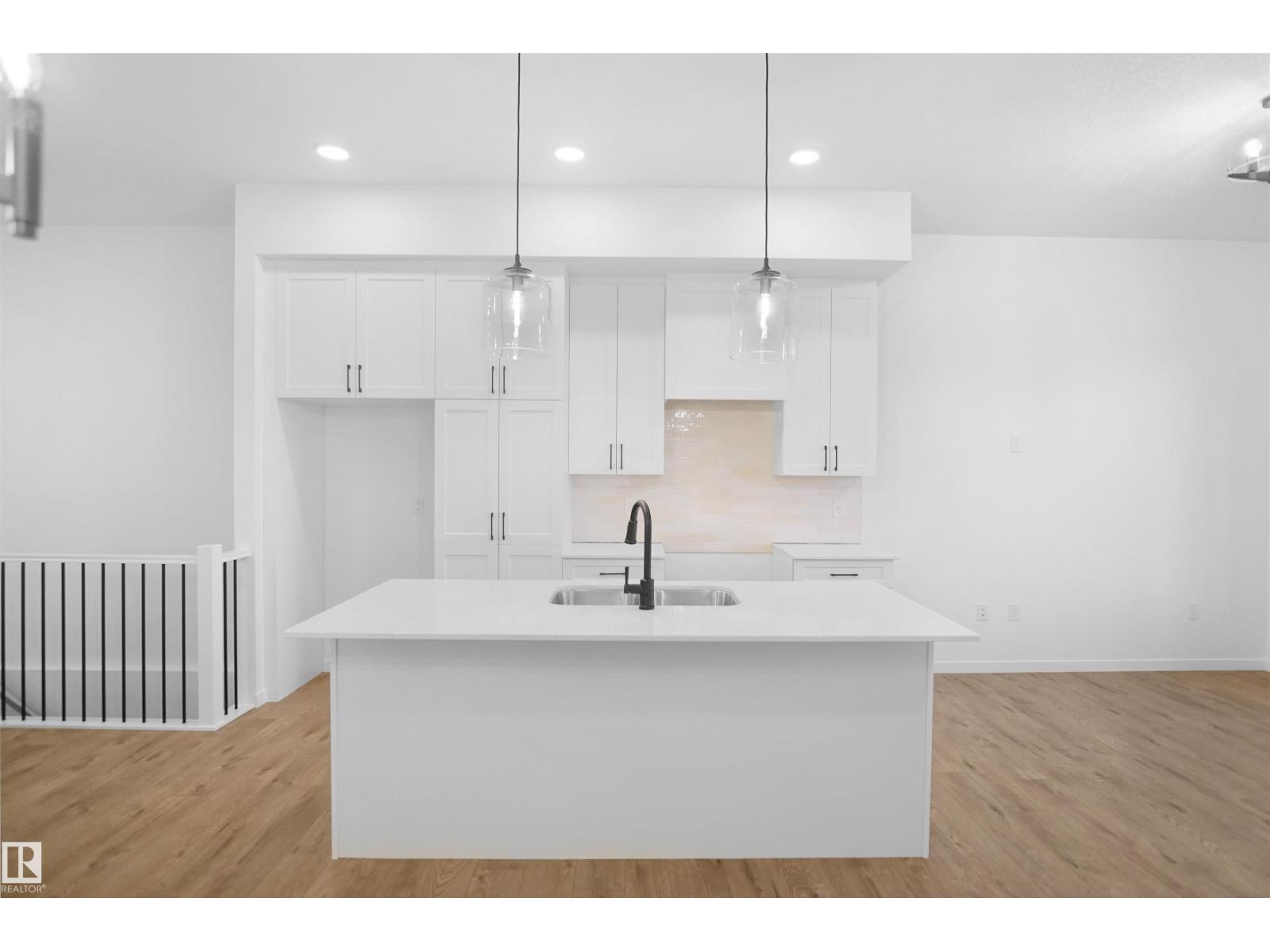 7507 Observer Ln Nw, Edmonton, Alberta  T5G 2S5 - Photo 6 - E4434272