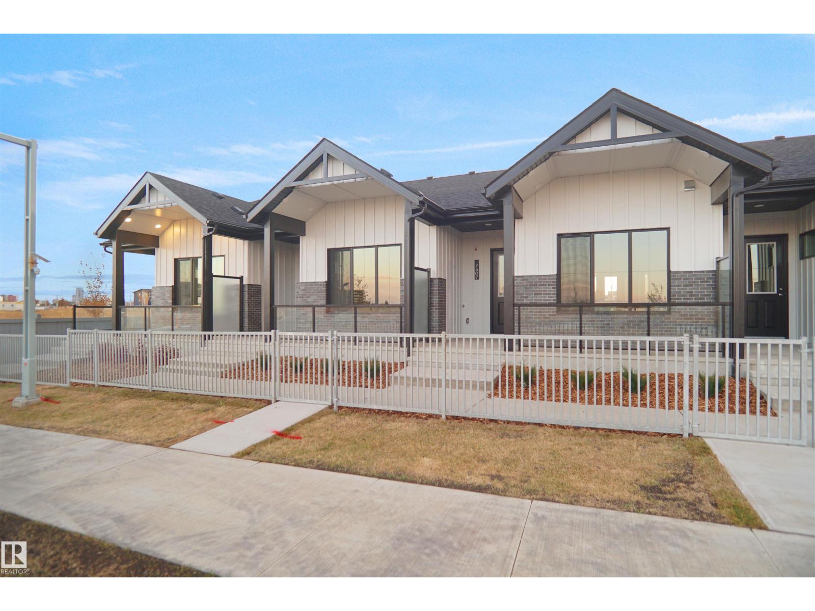 7507 Observer Ln Nw, Edmonton, Alberta  T5G 2S5 - Photo 2 - E4434272
