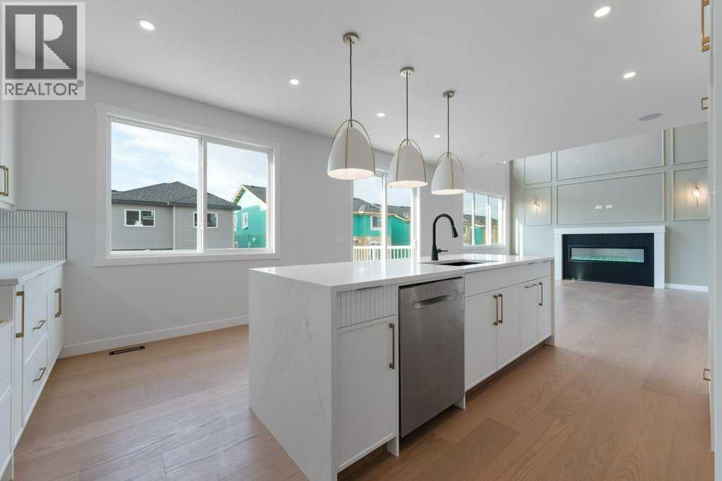 351 Waterford Grove, Chestermere, Alberta  T1X 2T9 - Photo 4 - A2247469