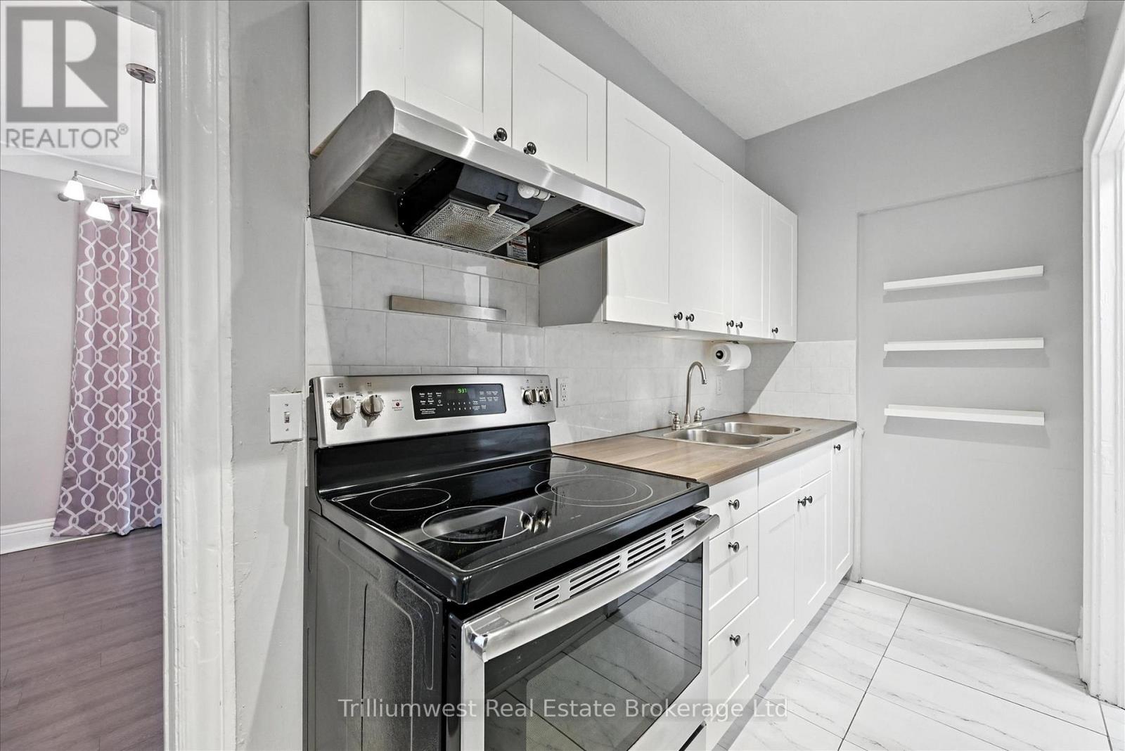 4 Madison Avenue, Hamilton, Ontario  L8L 5Y3 - Photo 13 - X12470317