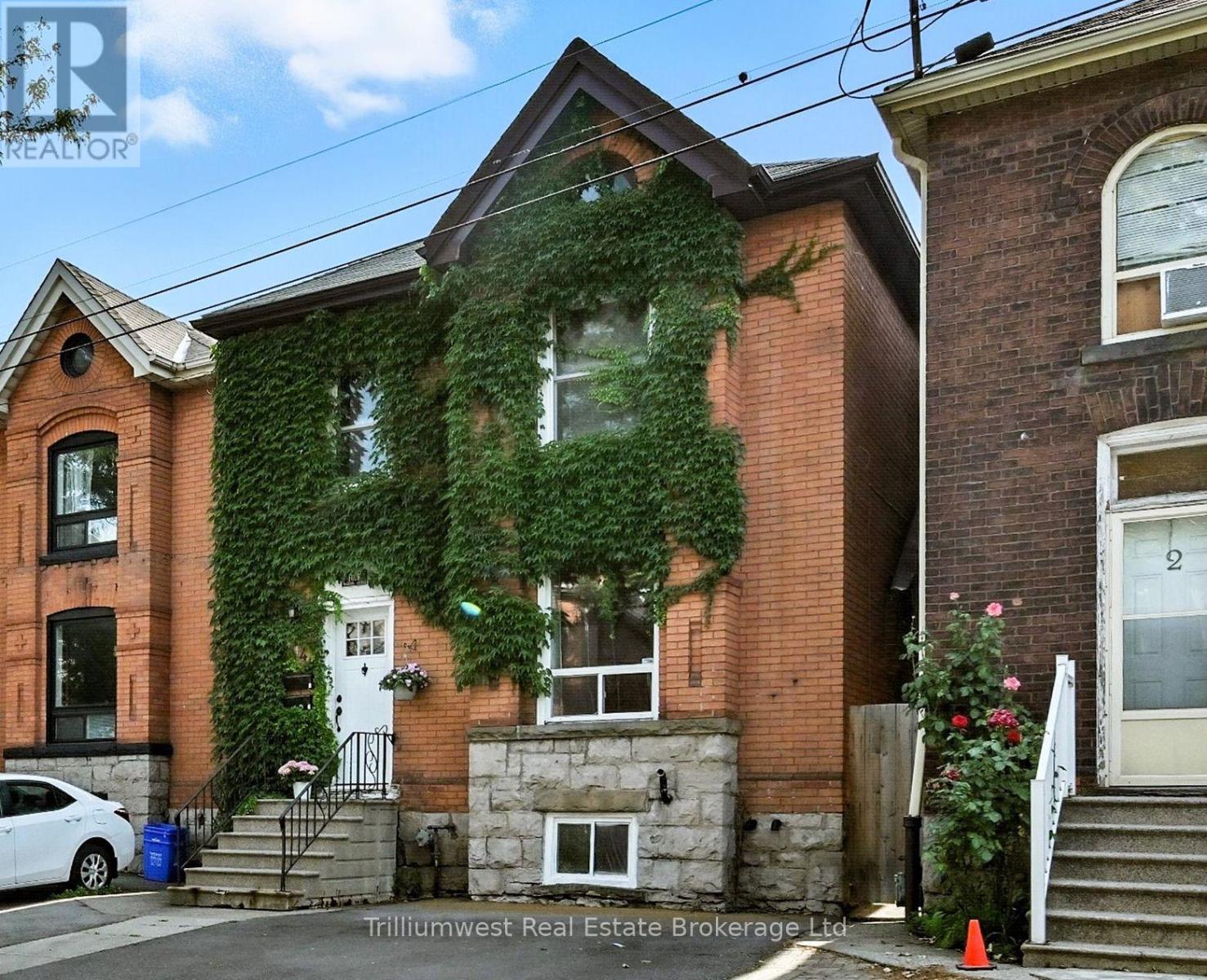 4 Madison Avenue, Hamilton, Ontario  L8L 5Y3 - Photo 2 - X12470317