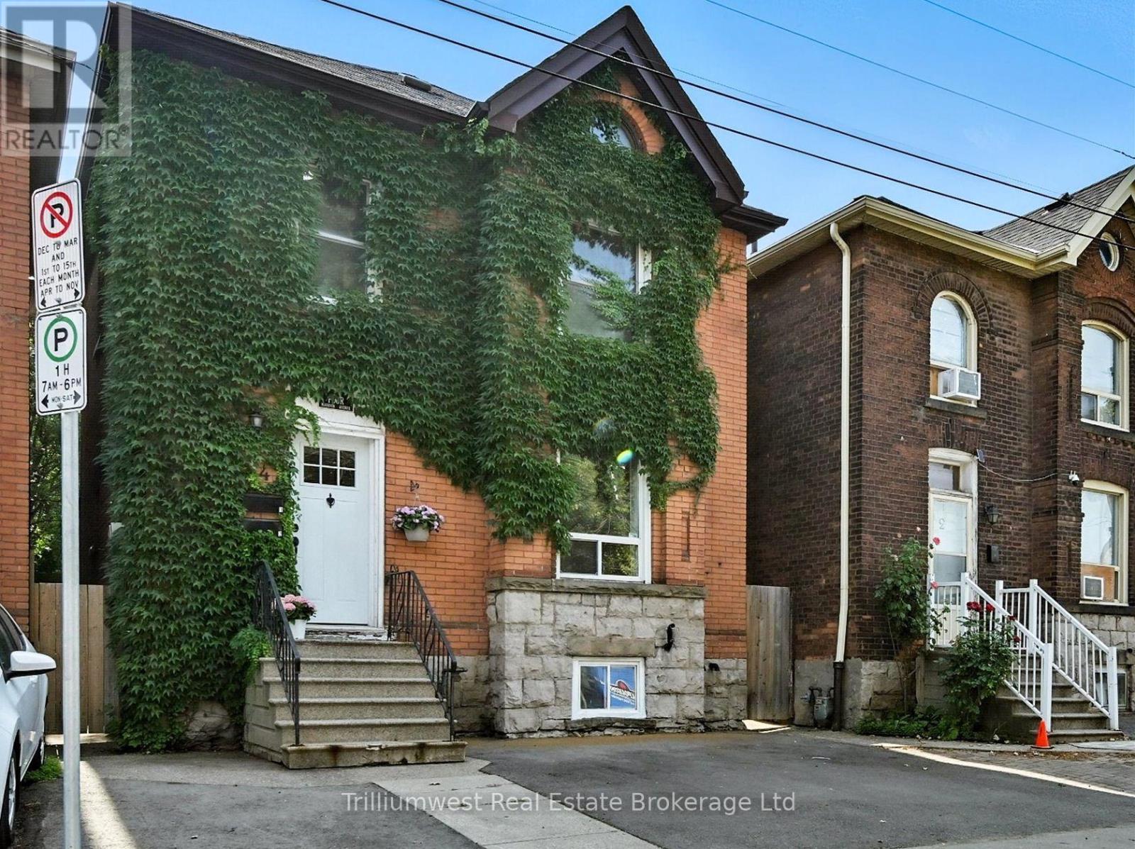 4 Madison Avenue, Hamilton, Ontario  L8L 5Y3 - Photo 3 - X12470317