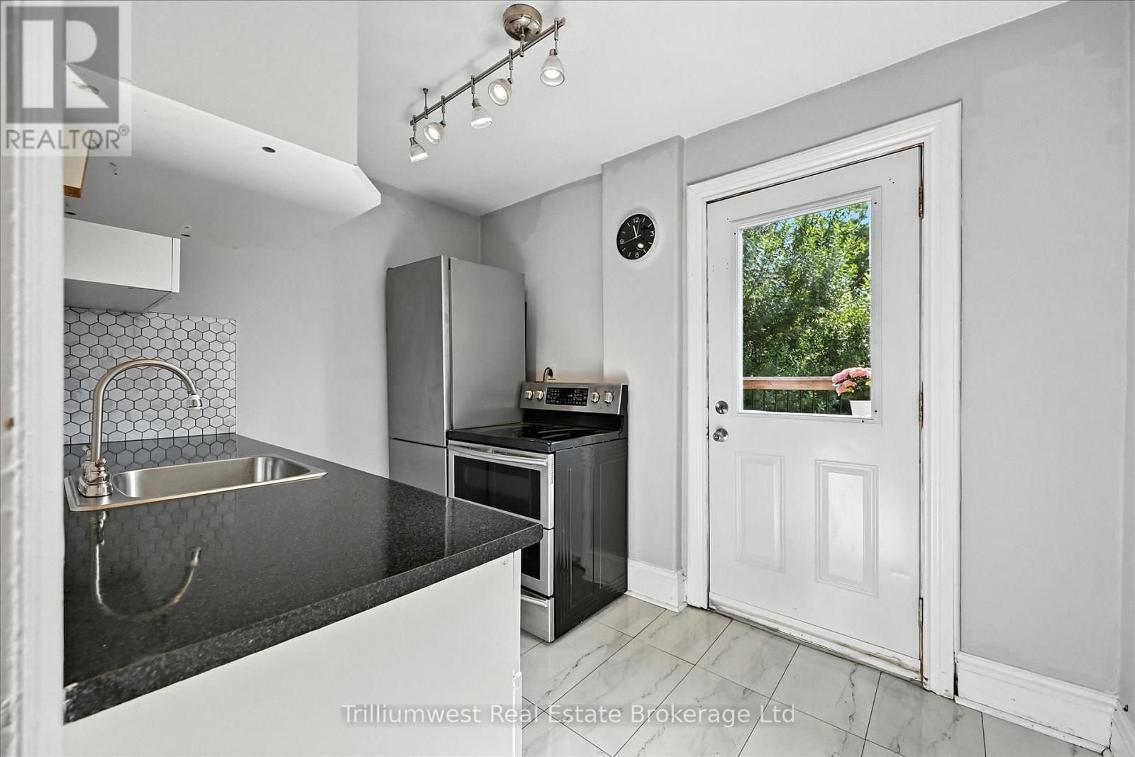 4 Madison Avenue, Hamilton, Ontario  L8L 5Y3 - Photo 32 - X12470317