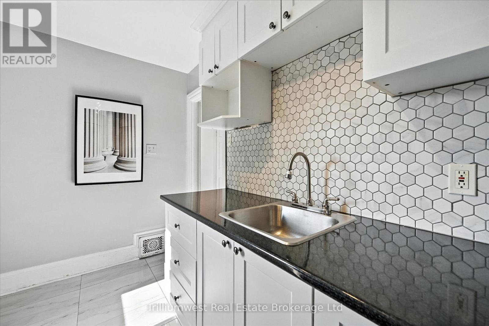 4 Madison Avenue, Hamilton, Ontario  L8L 5Y3 - Photo 35 - X12470317