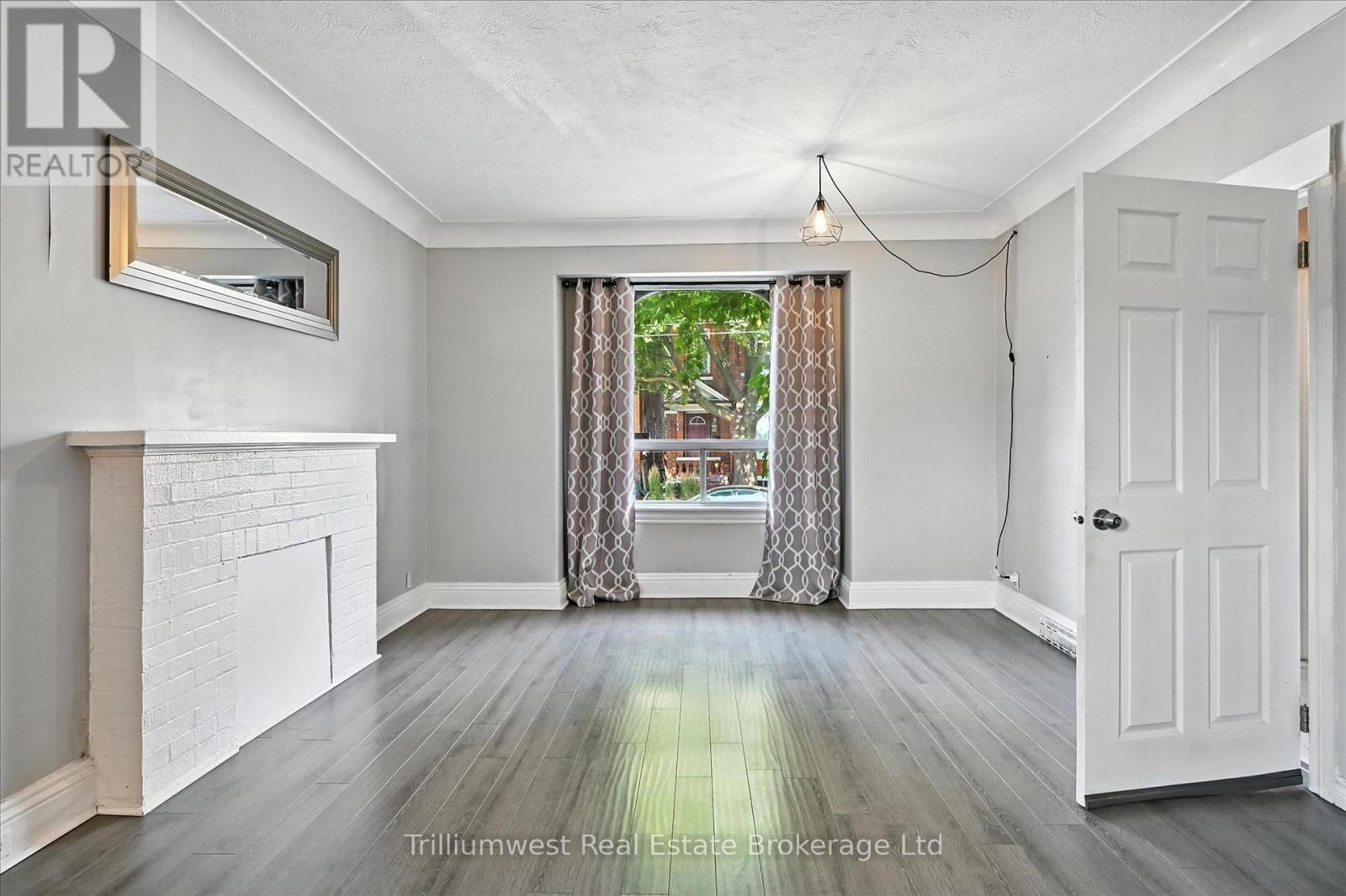 4 Madison Avenue, Hamilton, Ontario  L8L 5Y3 - Photo 8 - X12470317