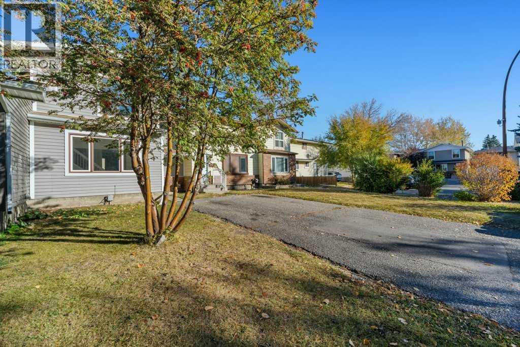 130 Pineset Place Ne, Calgary, Alberta  T1Y 2Y1 - Photo 3 - A2265142