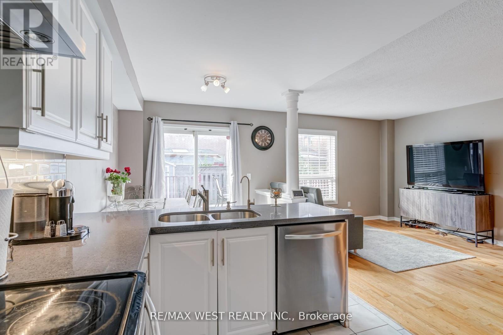 6 Mccreary Trail, Caledon, Ontario  L7E 2C8 - Photo 16 - W12470277