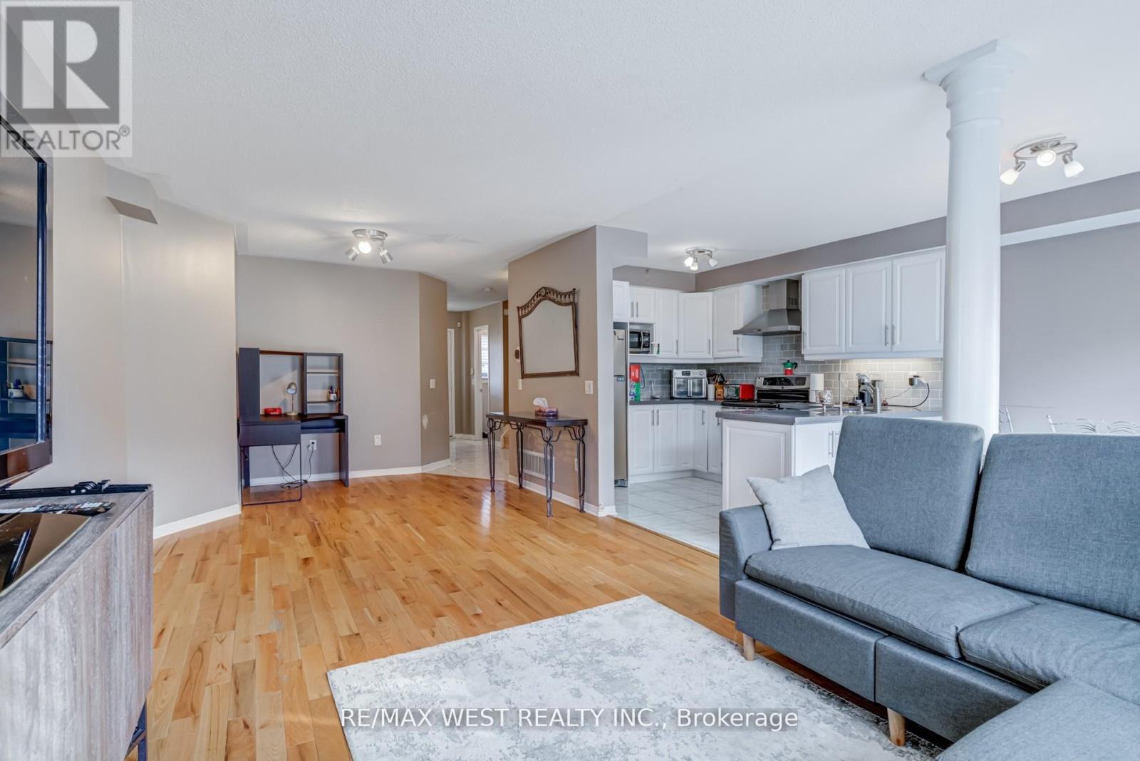 6 Mccreary Trail, Caledon, Ontario  L7E 2C8 - Photo 6 - W12470277