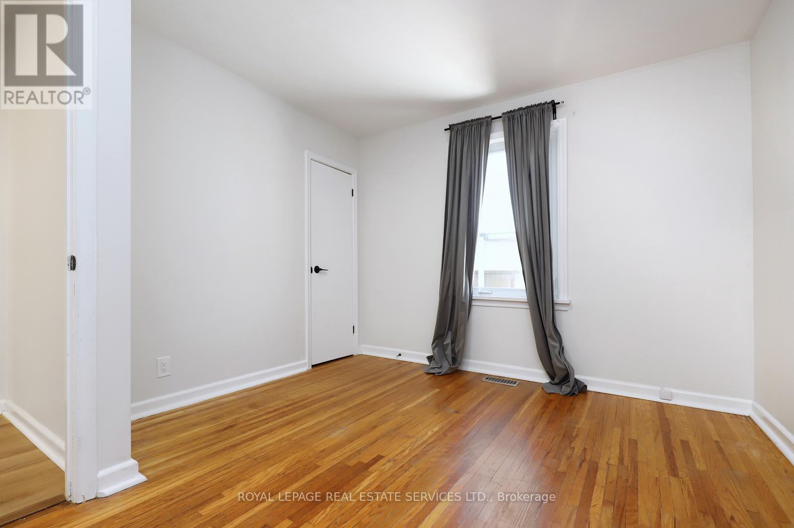 Main Floor - 13 Benson Avenue, Mississauga, Ontario  L5H 2P3 - Photo 10 - W12470279