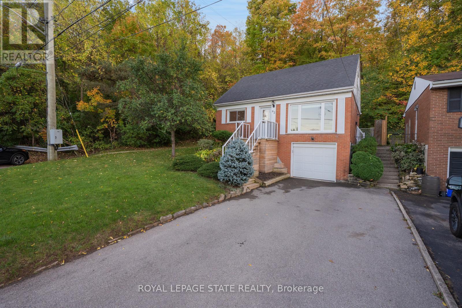 62 Brentwood Drive, Hamilton, Ontario  L8T 3V8 - Photo 4 - X12470269