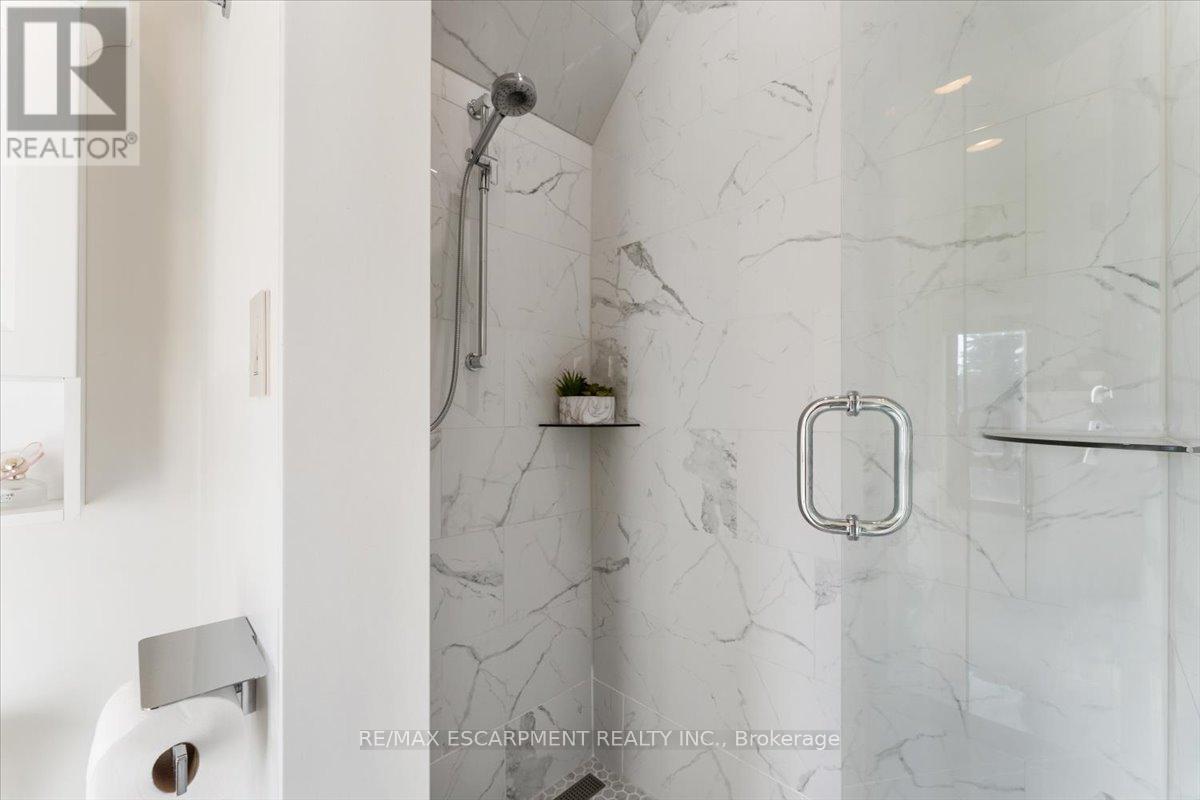 90 Ridge Road W, Grimsby, Ontario  L3M 4E7 - Photo 28 - X12470273