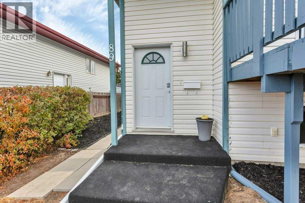 89 Silver Drive, Blackfalds, Alberta  T0M 0J0 - Photo 3 - A2265455