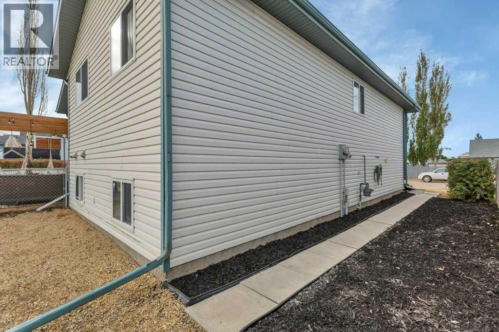89 Silver Drive, Blackfalds, Alberta  T0M 0J0 - Photo 44 - A2265455