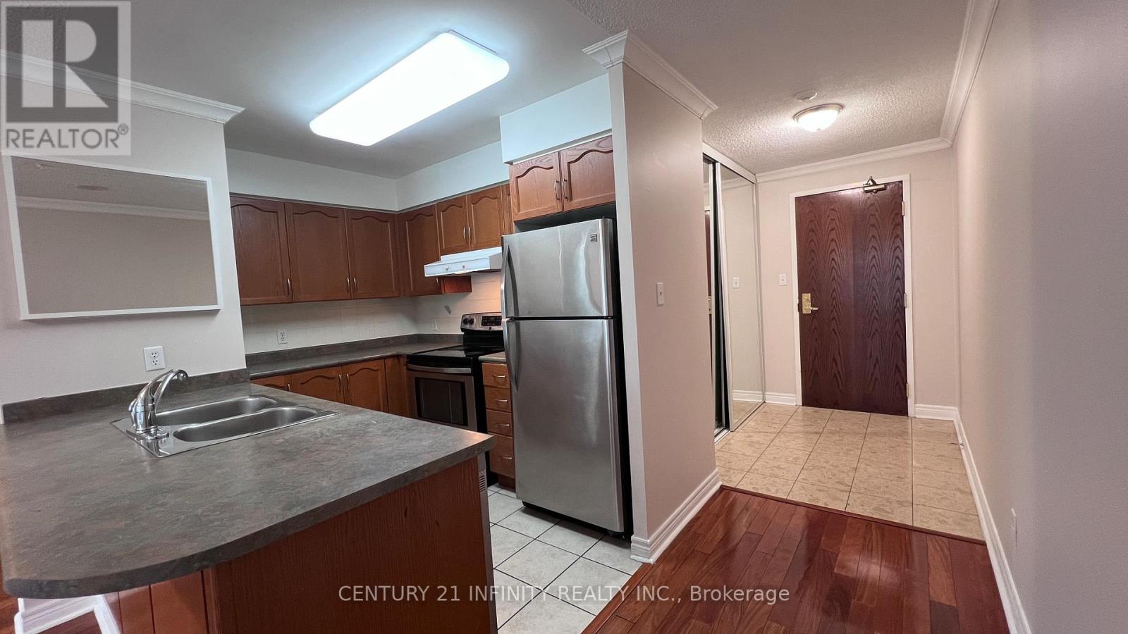 2116 - 156 Enfield Place, Mississauga, Ontario  L5B 4L8 - Photo 3 - W12344117