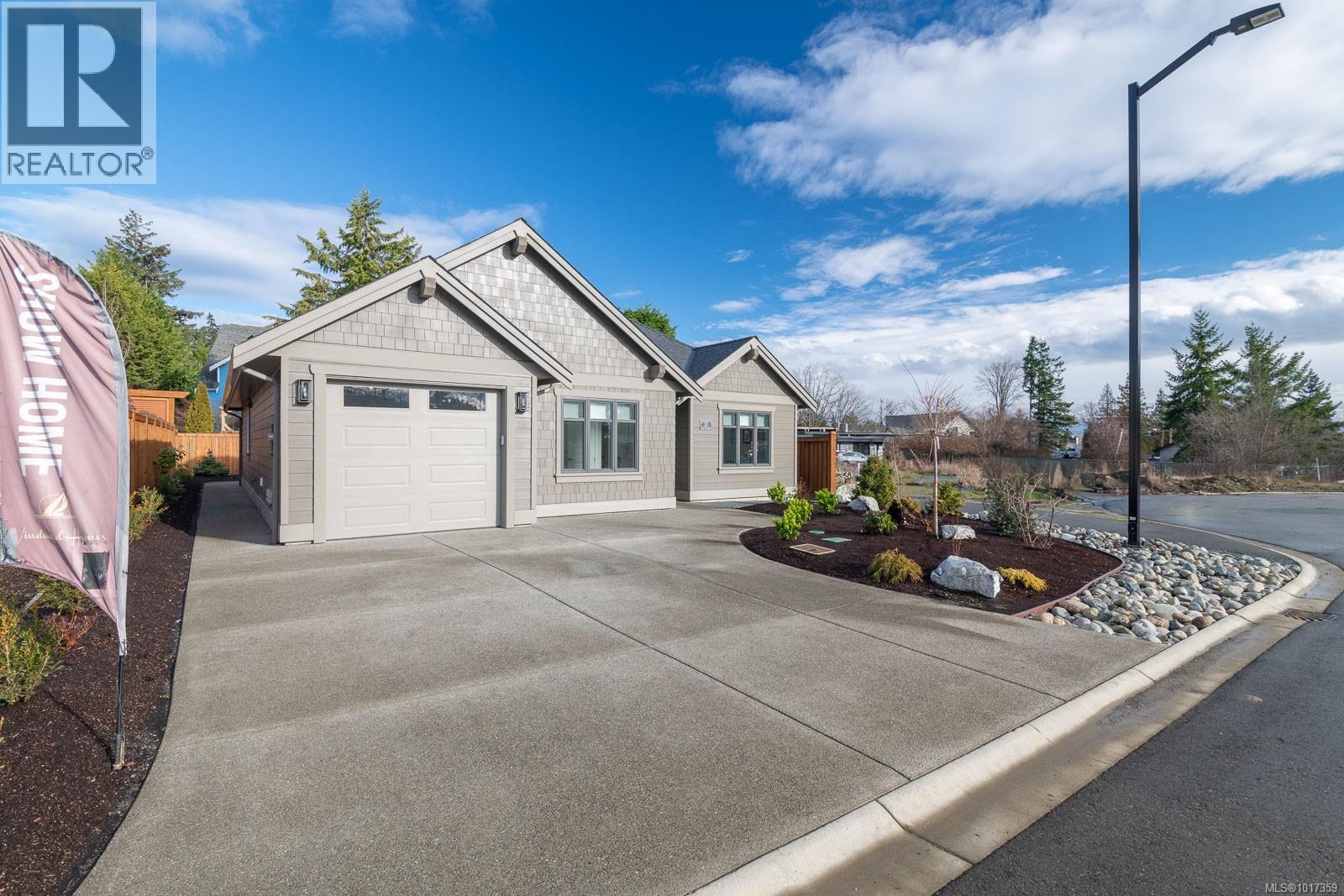 200 Acacia St, Parksville, British Columbia
