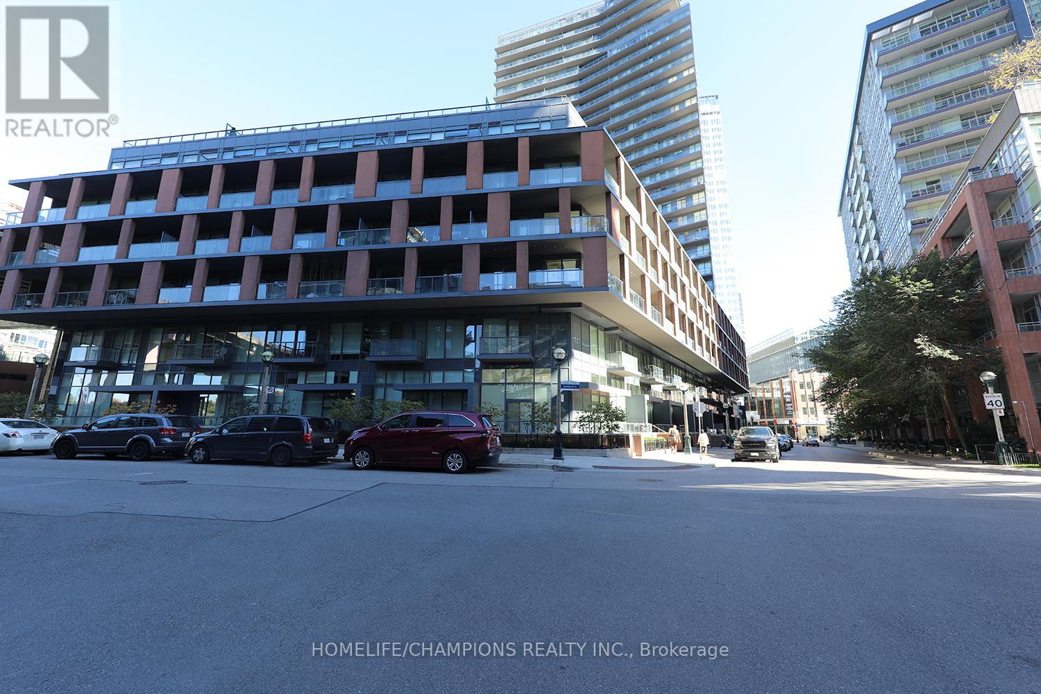Th10 - 20 Bruyeres Mews, Toronto, Ontario  M5V 0G8 - Photo 1 - C12470315