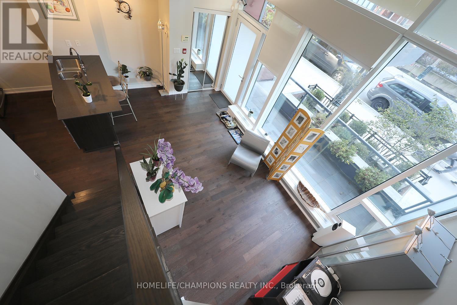 Th10 - 20 Bruyeres Mews, Toronto, Ontario  M5V 0G8 - Photo 10 - C12470315