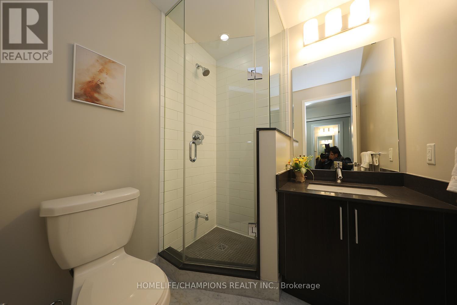 Th10 - 20 Bruyeres Mews, Toronto, Ontario  M5V 0G8 - Photo 13 - C12470315