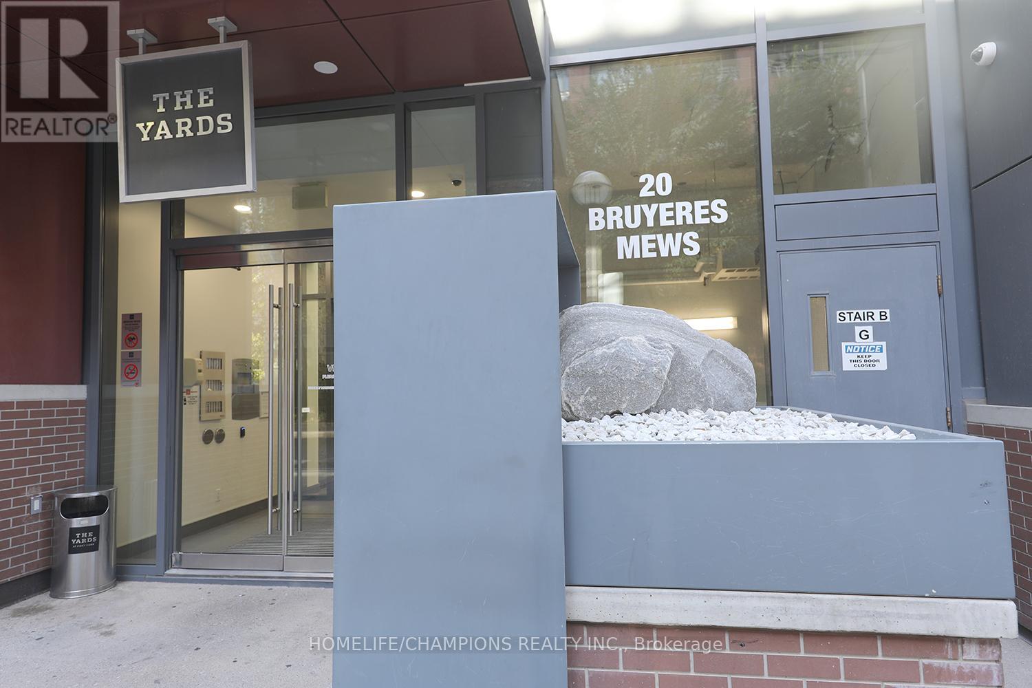 Th10 - 20 Bruyeres Mews, Toronto, Ontario  M5V 0G8 - Photo 20 - C12470315