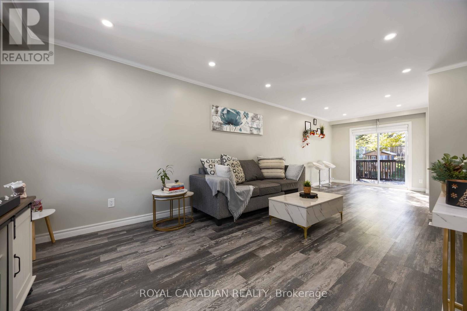 1057 King Street E, Oshawa, Ontario  L1H 1H6 - Photo 4 - E12470316