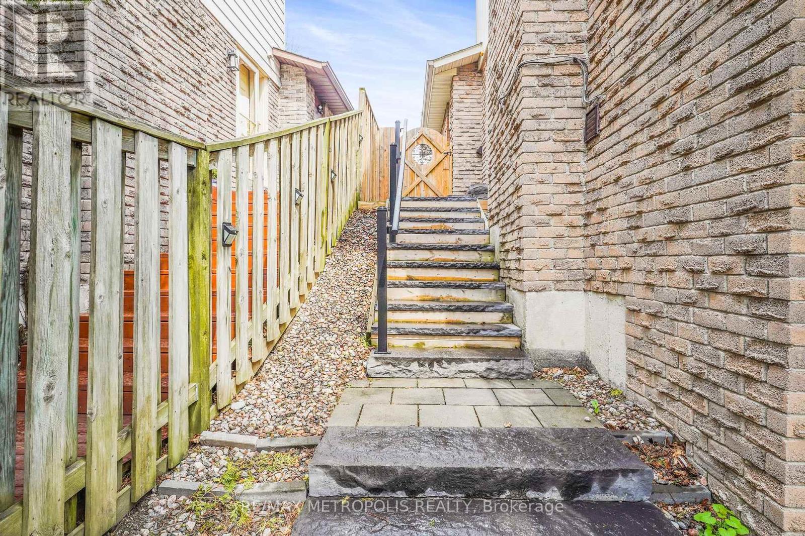 Bsmt - 57 Calder Crescent, Whitby, Ontario  L1N 6M2 - Photo 8 - E12468926