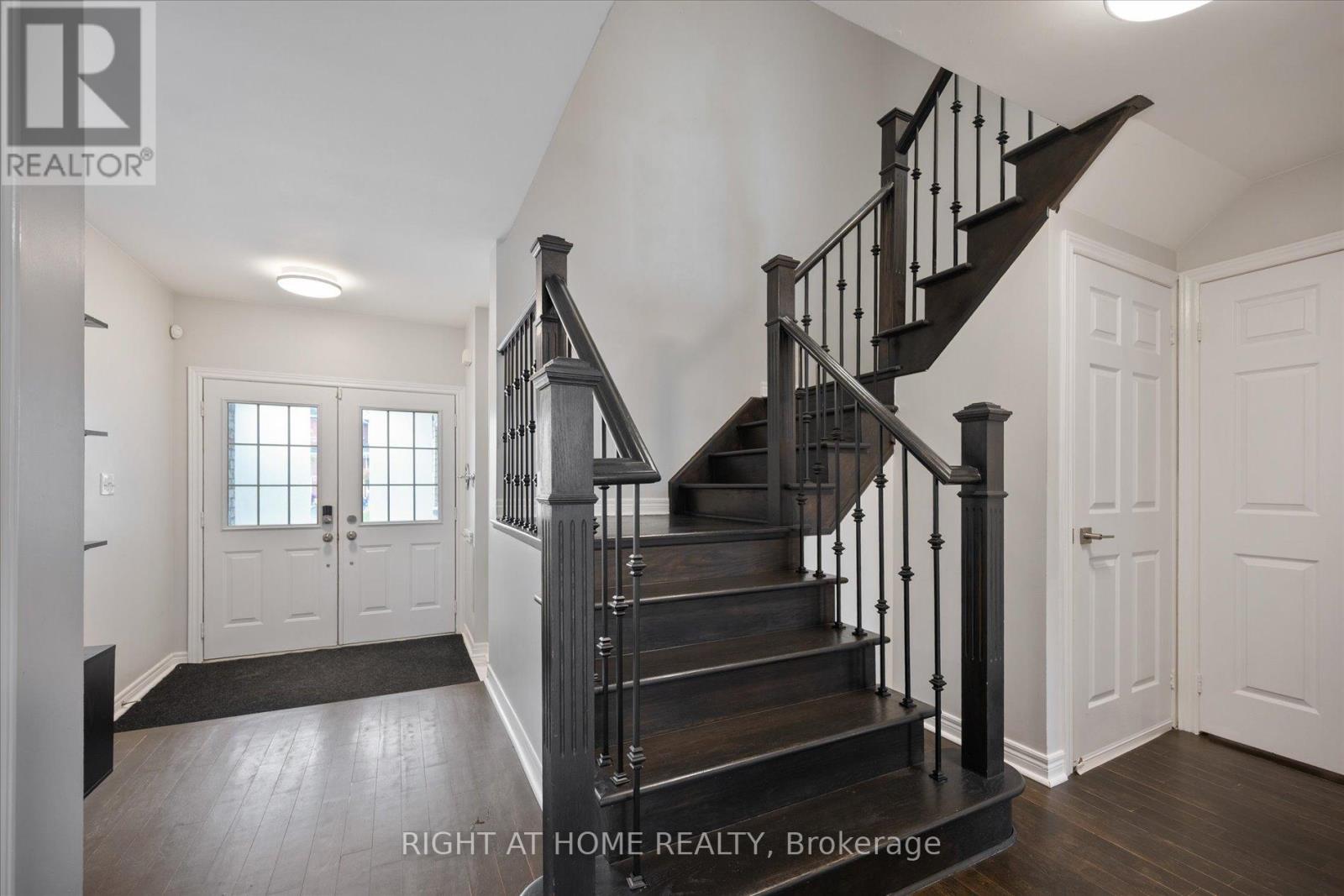 58 Lindenshire Avenue, Vaughan, Ontario  L6A 4A6 - Photo 12 - N12466526