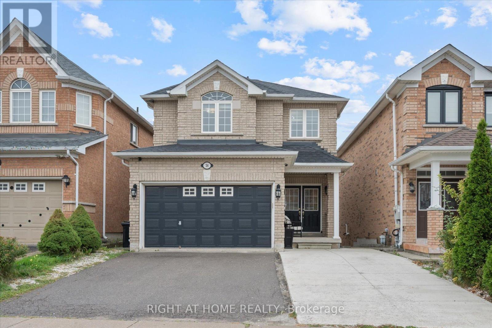 58 Lindenshire Avenue, Vaughan, Ontario  L6A 4A6 - Photo 2 - N12466526