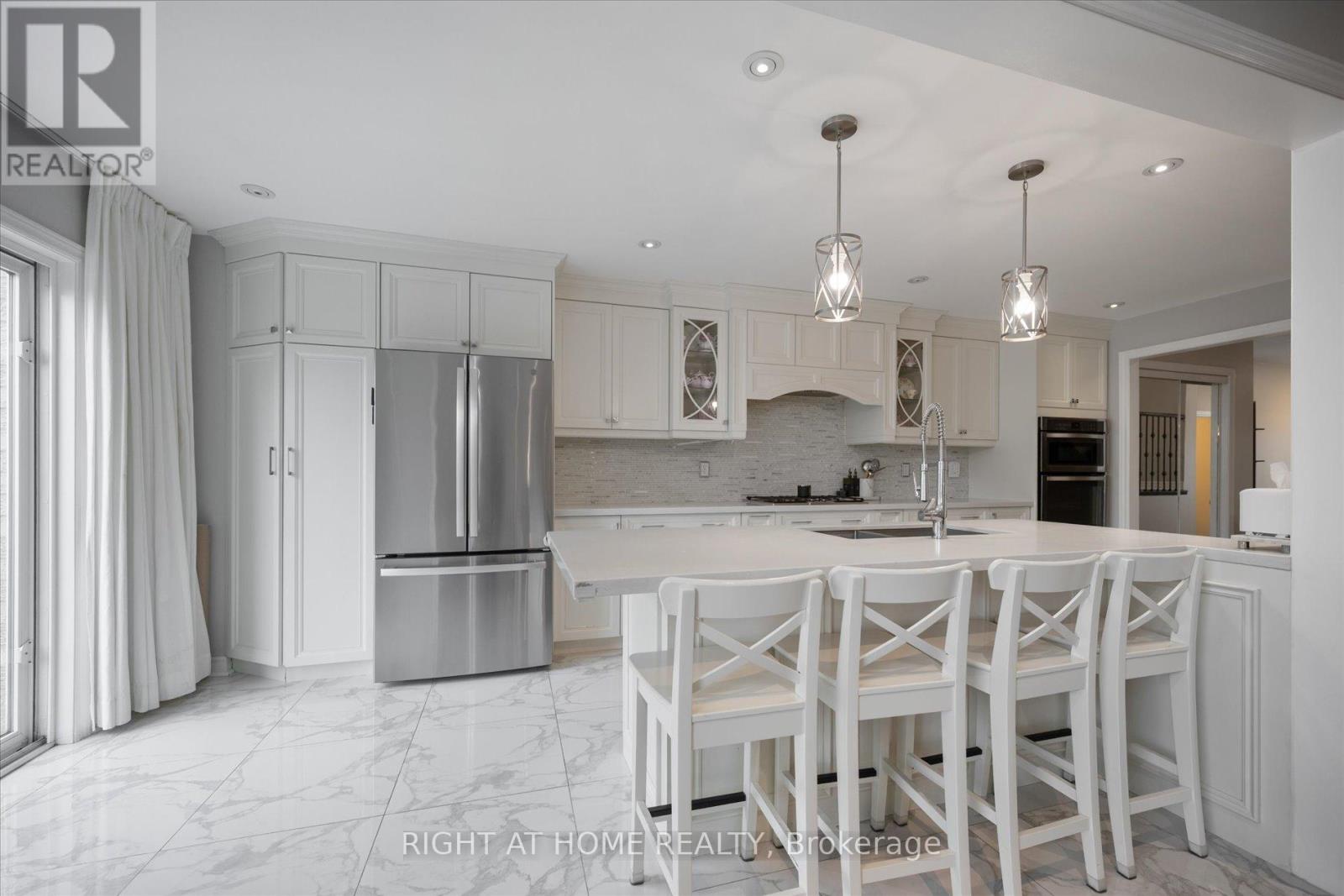 58 Lindenshire Avenue, Vaughan, Ontario  L6A 4A6 - Photo 8 - N12466526