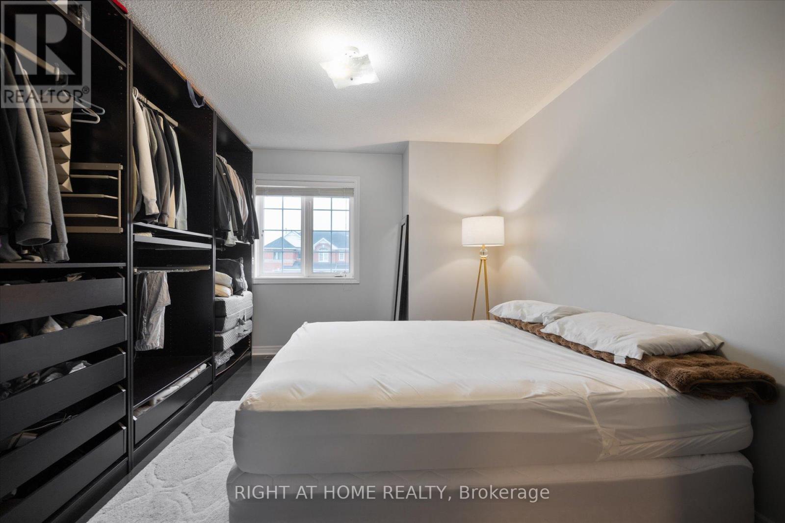 58 Lindenshire Avenue, Vaughan, Ontario  L6A 4A6 - Photo 15 - N12466526