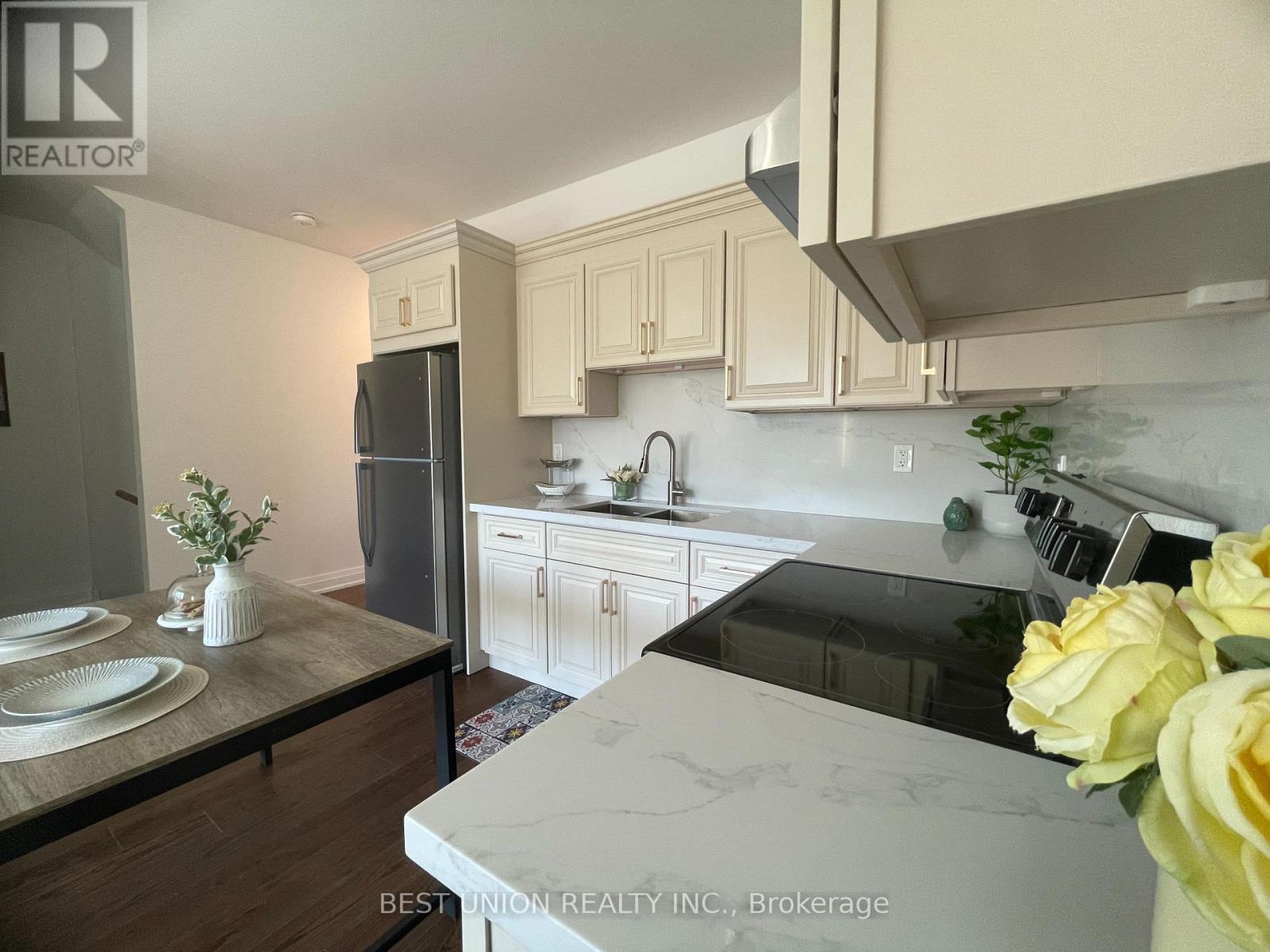 Lower - 17 Persica Street, Richmond Hill, Ontario  L4E 2T3 - Photo 4 - N12470289
